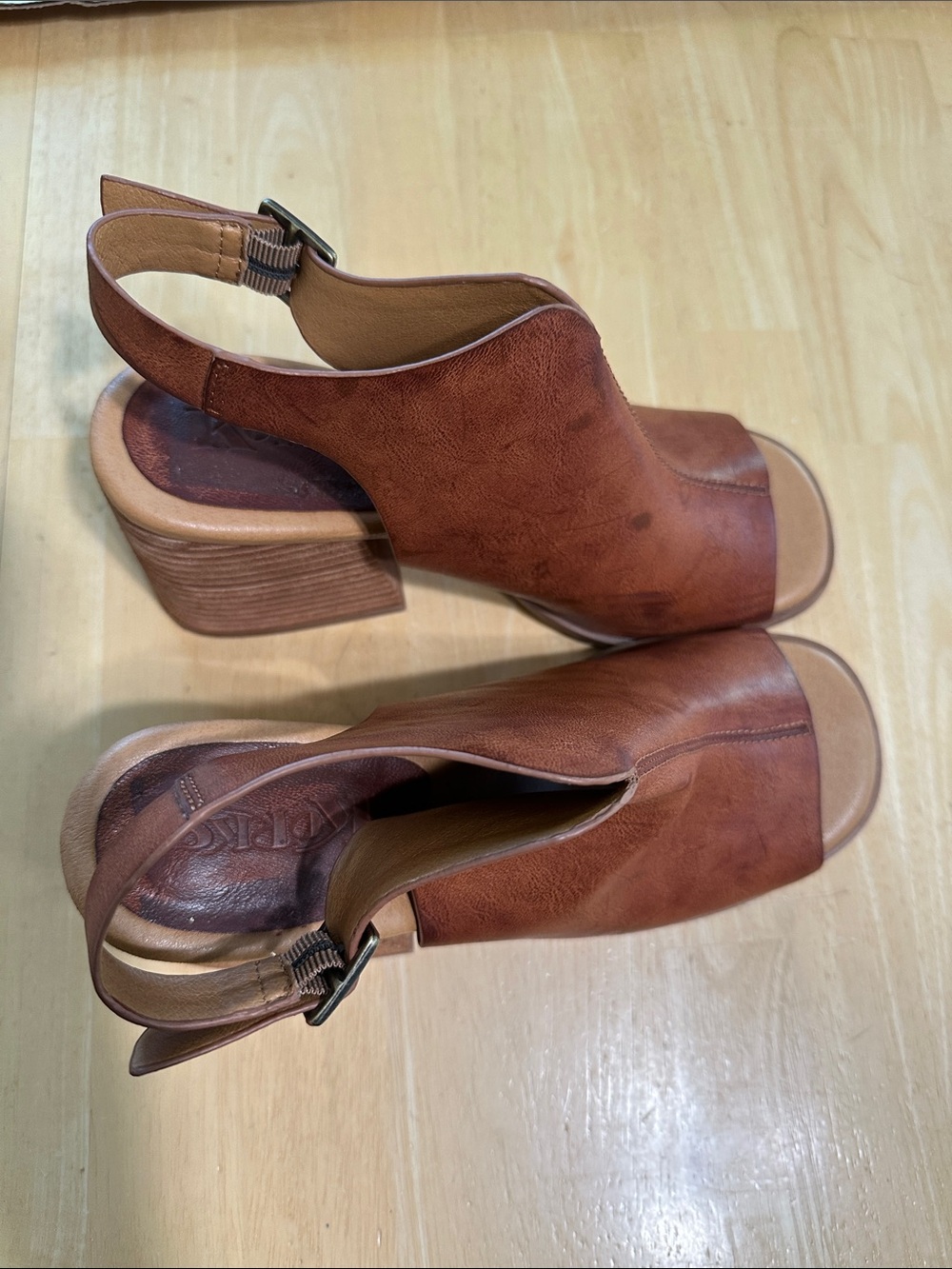 Korks Tan Brown Leather Peep-Toe Slingback Wedges - Picture 3 of 15
